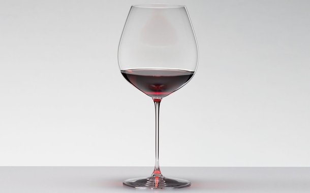 Pinot Noir Glas der Serie "Riedel Veritas".